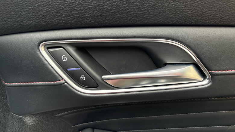 MG HS 1.5 T-GDI PHEV Trophy 5dr Auto Hatchback